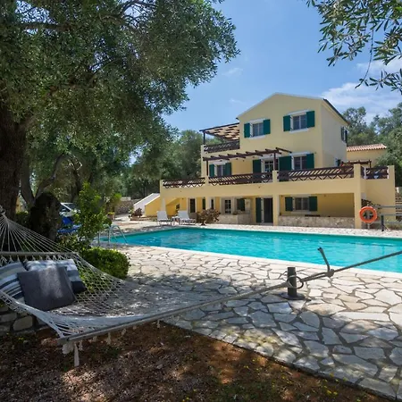 Elaia & No.1 Apartment Gaios